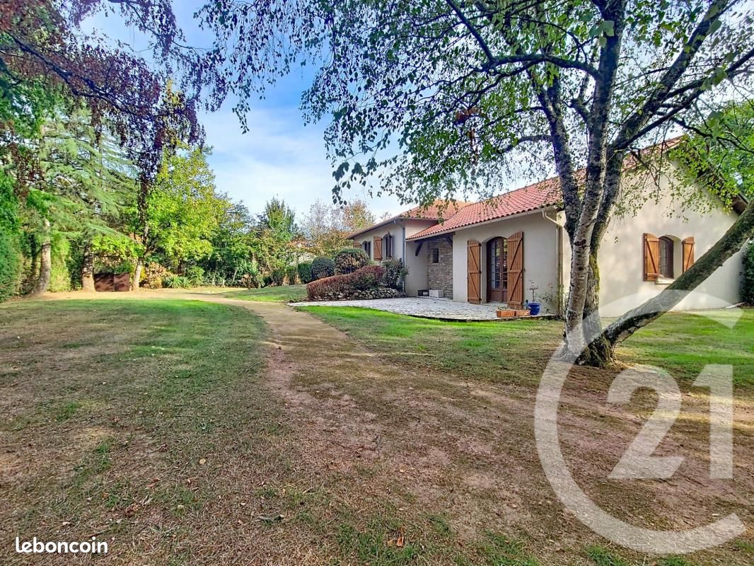 Maison 6 pièces 143 m² · à Cholet · 143 m² · 420 000 €