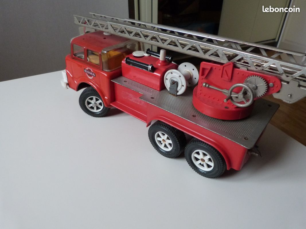 Ancien Camion De Pompier En Tôle – Nomura – Jouet Vintage