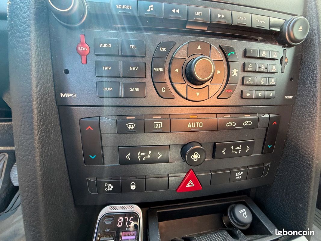 PEUGEOT 407 COUPE 2.2e 16v Griffe (image 19)