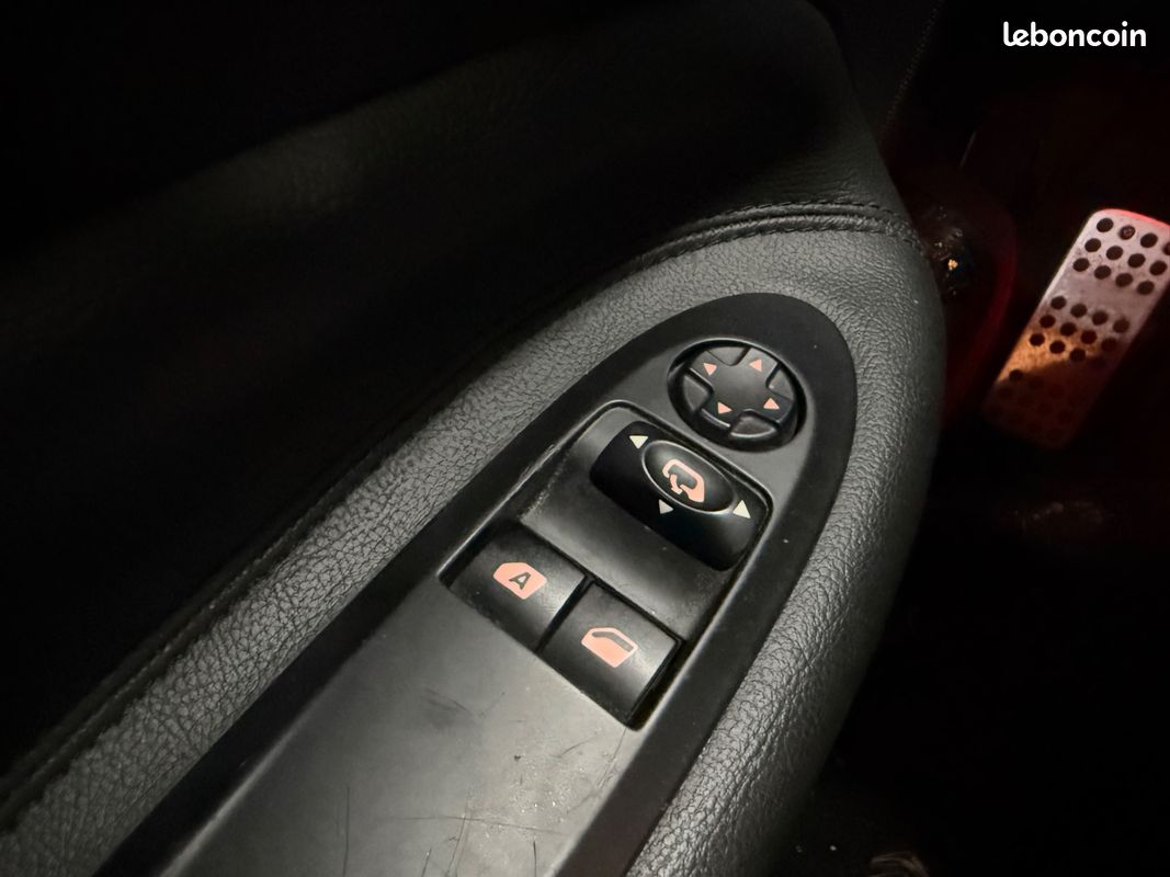 CITROEN DS3 e-HDi 115 Airdream Sport Chic *DISTRIBUTION CHANGEE*ENTRETIEN A JOUR (image 27)