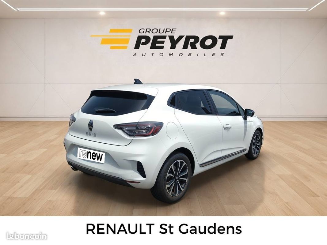 RENAULT Clio TCe 90 Techno (image 5)