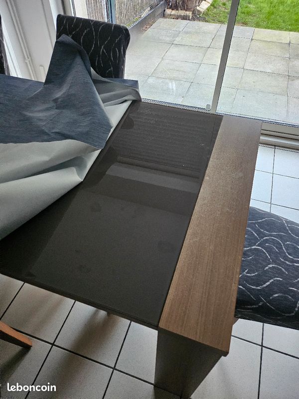 Table et meuble bas (image 4)