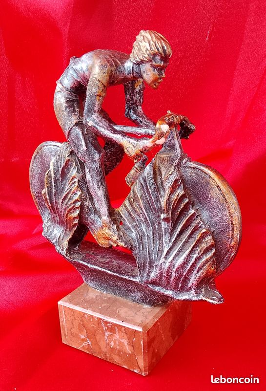 PERSONNALISATION COUPES ET TROPHEES - Equipement sportif Caen
