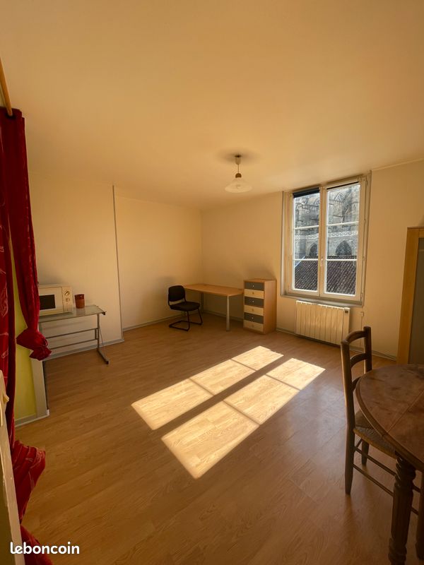 Appartement 1 pièce 30 m² · à Limoges · 30 m² · 420 €