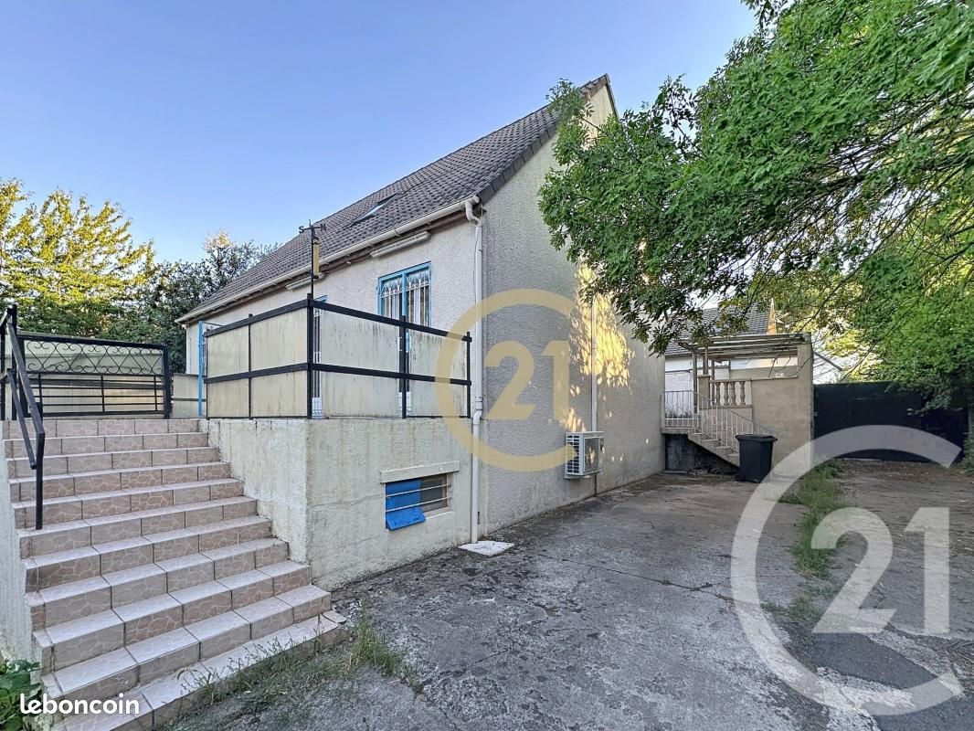 Maison 6 pièces 122 m² · à Grigny · 122 m² · 318 000 €