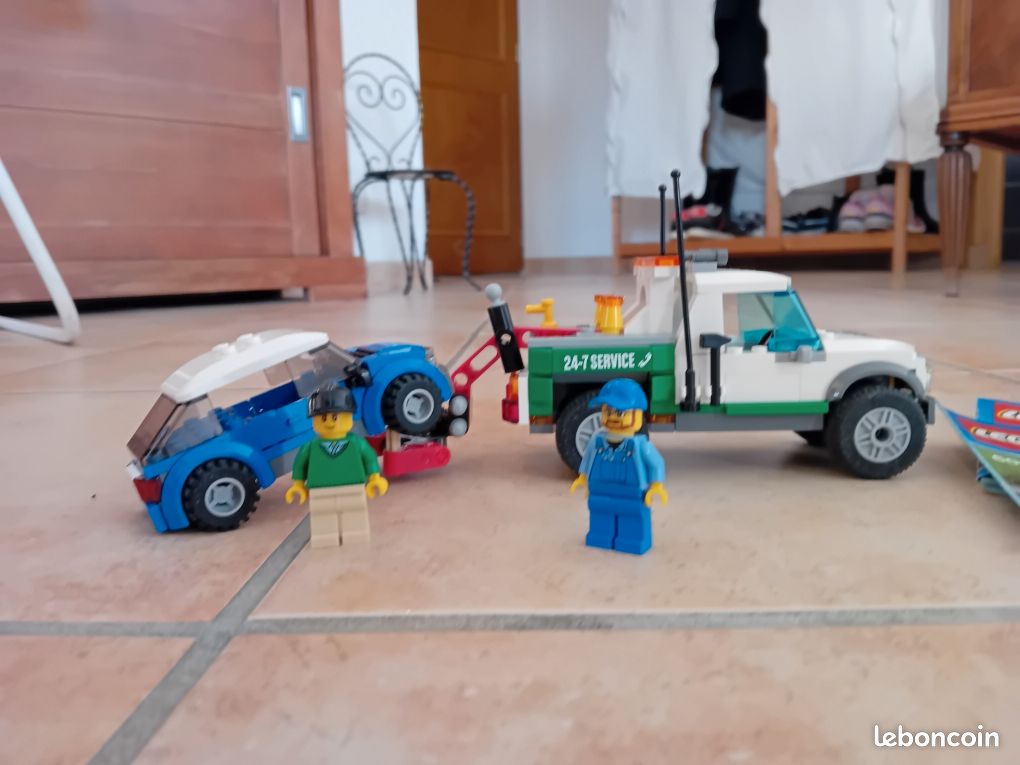 LEGO 60081 Le Pick Up dépanneuse (image 2)