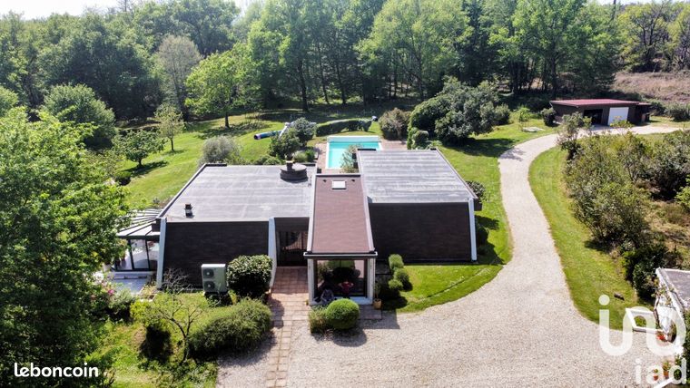 Maison 6 pièces 185 m²