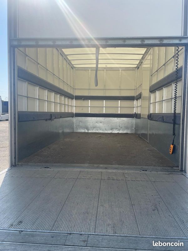 Renault master 3 2.3 dci 110 20m3 hayon (image 4)