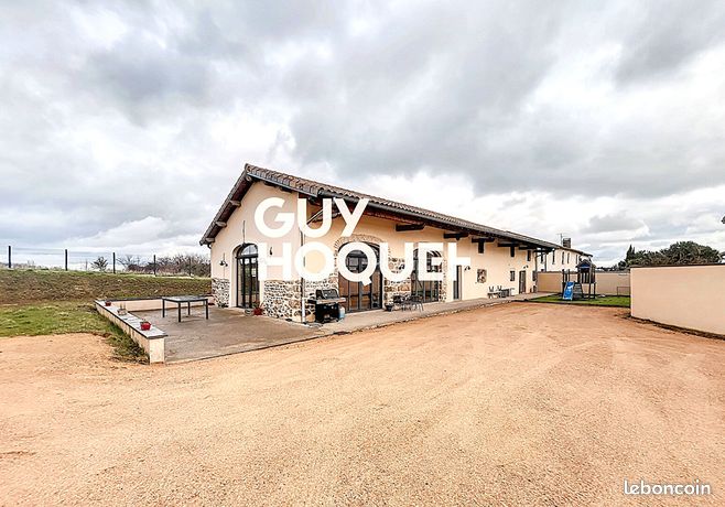 Propriété 7 pièces 272 m²