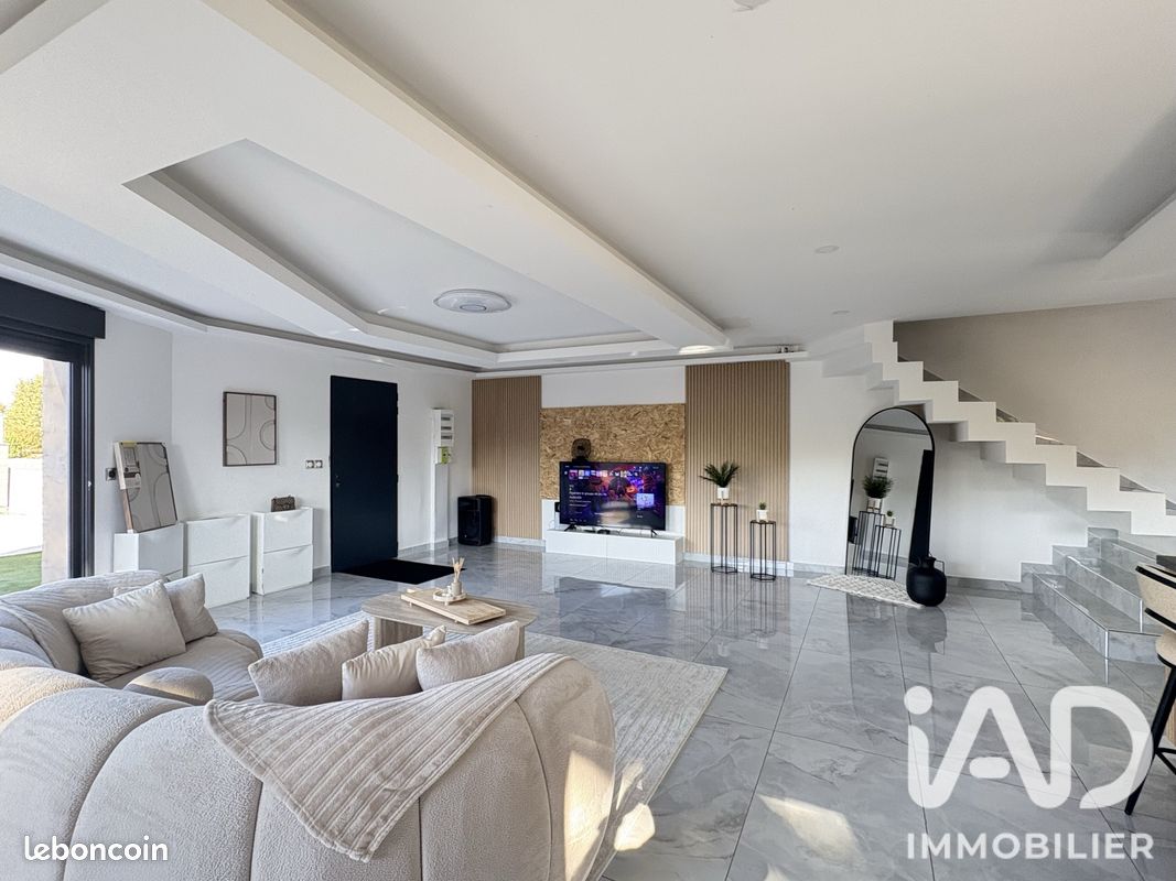 Maison 4 pièces 124 m² · à Ambarès-et-Lagrave · 124 m² · 353 000 €