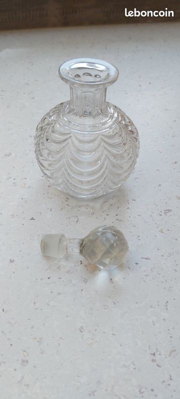 Petit flacon en verre (image 2)
