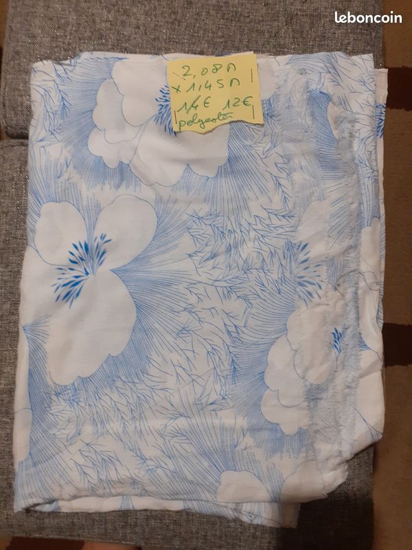 Coupon De Tissu Fleuri - 67 X 91 Cm - Coton Multicolore - Neuf - Fabriqué En France