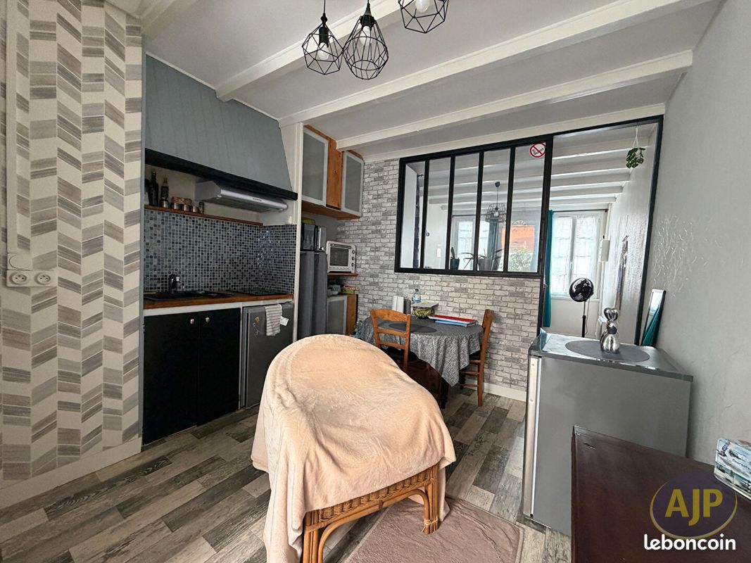 Immeuble 4 pièces 84 m² · à Pons · 84 m² · 176 000 €
