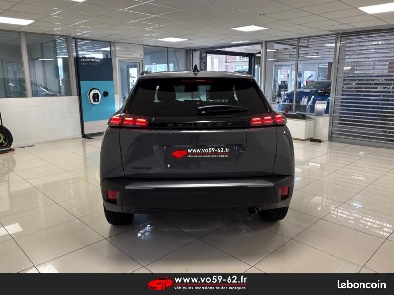 Peugeot 2008 1.2 100ch S&S Allure (image 25)