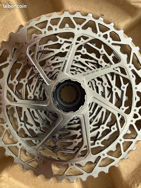 Cassette SRAM 10-44T XPLR (image 1)