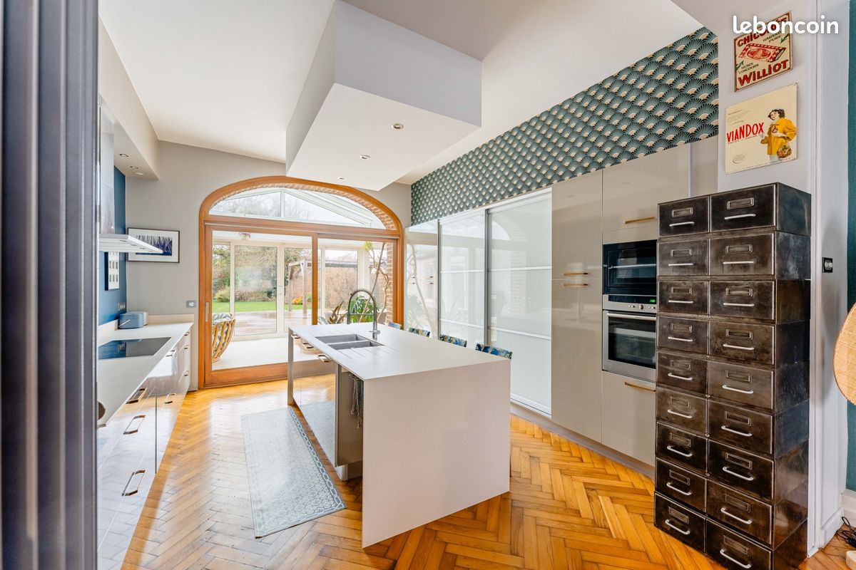 Maison 8 pièces 320 m² · à Annoeullin · 320 m² · 549 000 €