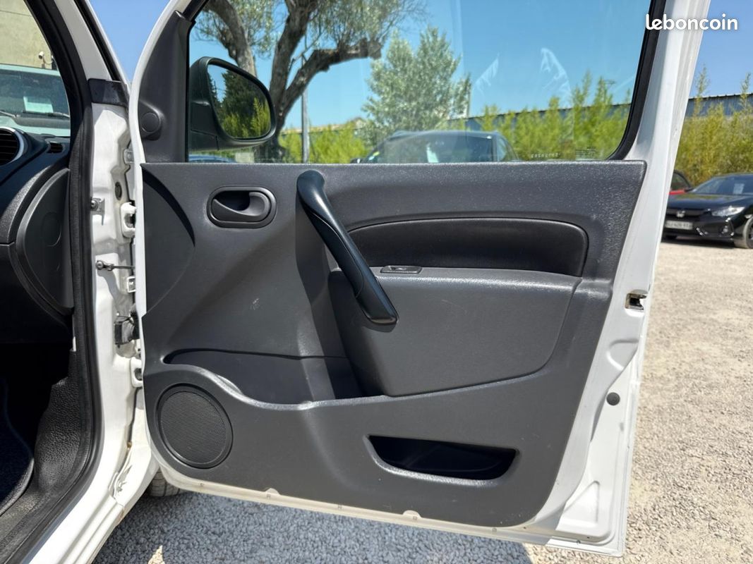 RENAULT KANGOO EXPRESS Compact - Fourgon - L1 1.5 dCi 75 - Extra R-Link - Garantie 12 Mois (image 35)
