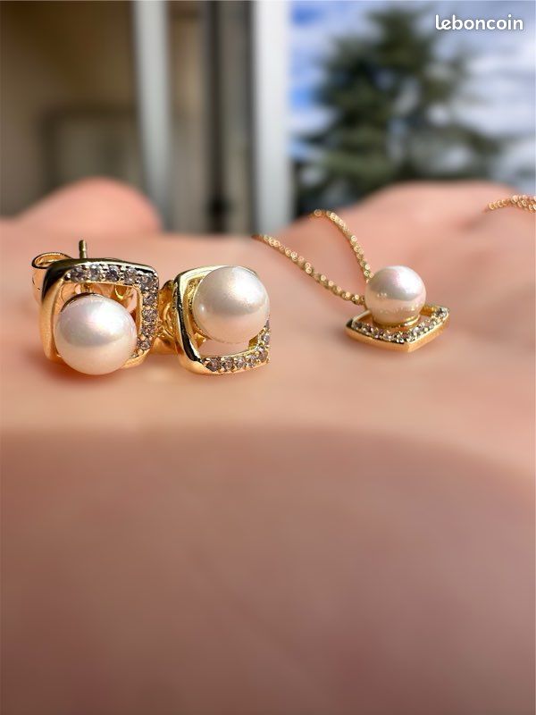 Set De Bijoux En Acier Inoxydable - Collier Et Boucles D'oreilles Assortis