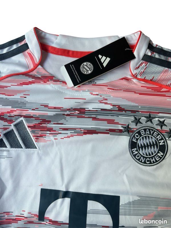 ⚪🔴 Maillot Bayern Munich 25/26 Extérieur – Neuf – Collector