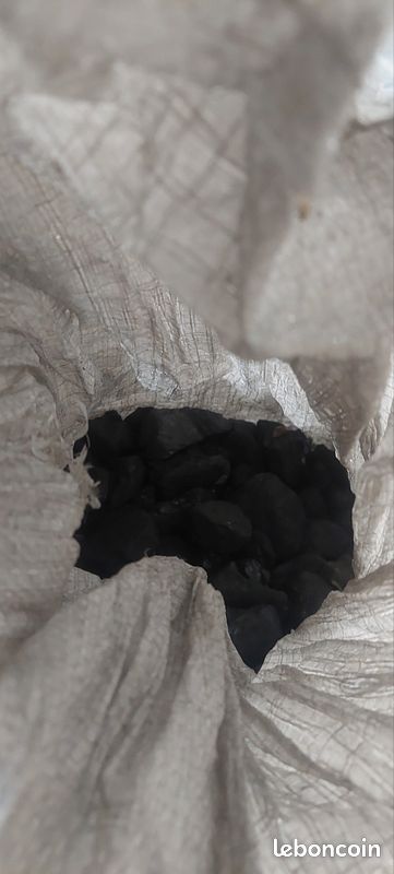 Charbon type coke apparemment (image 2)