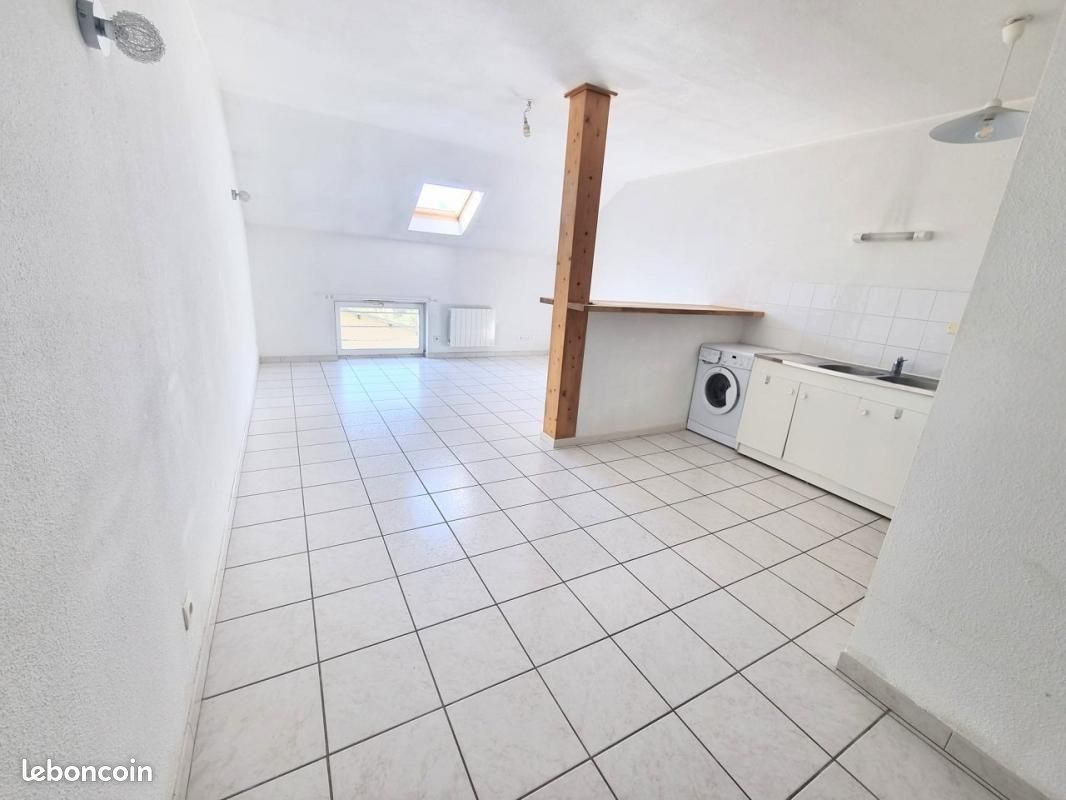 Appartement 1 pièce 40 m² · à Crémieu · 40 m² · 470 €/mois