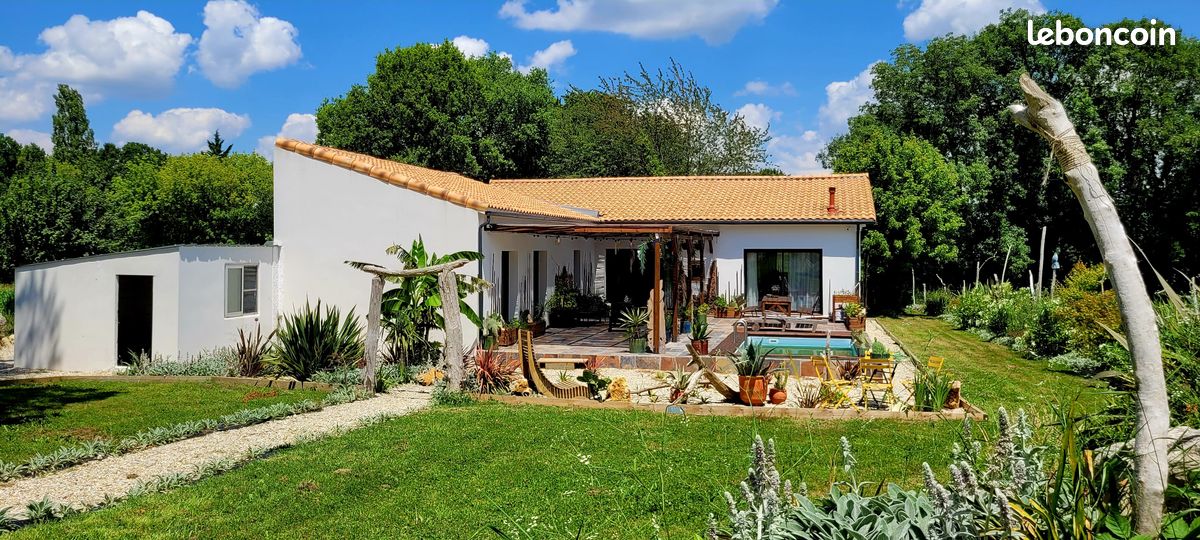 Maison 3 pièces 150 m² · à Saint-Georges-des-Coteaux · 150 m² · 260 000 €