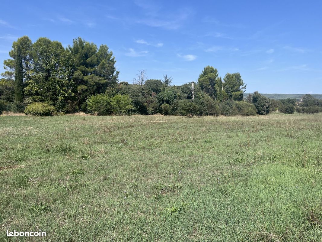 Terrain à bâtir de 650 m² à AIX-EN-PROVENCE (13) · 590 000 €