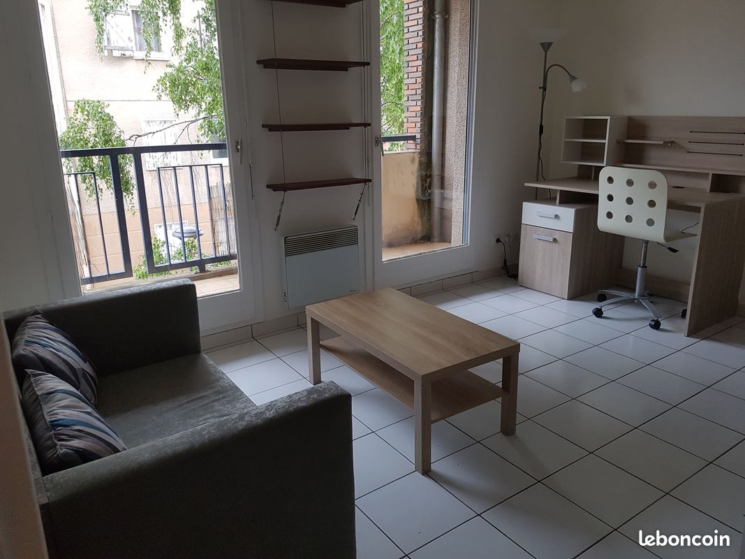 Appartement 2 pièces 28 m² · à Saint-Genis-les-Ollières · 28 m² · 590 €