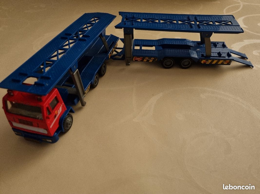 Avion de Transport Jouet avec 4 Voitures et Tapis de Jeu - Lumières et Sons, Cadeau pour Enfants