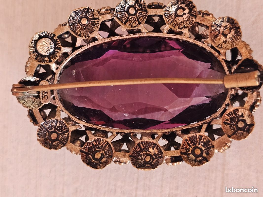 Broche En Améthyste - Occasion, Pierre Violette, Bijou Vintage élégant