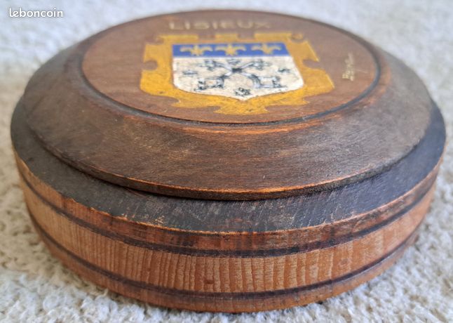 Boîte à Bijoux Ancienne Ronde En Bois Sculpté - Diamètre 17 Cm - Objet Déco Vintage - Occasion