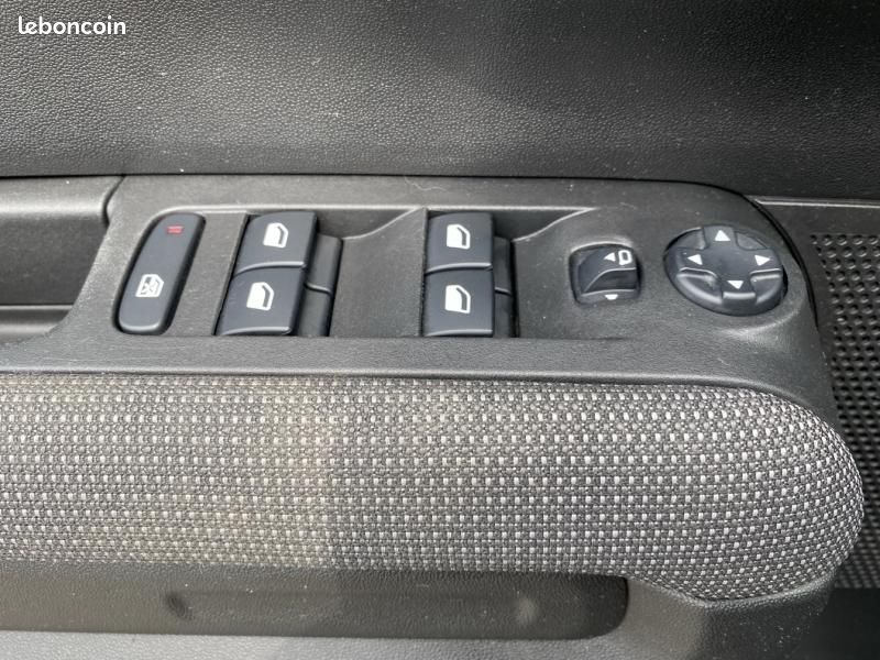 Citroen C3 Aircross PureTech 110ch S&S Feel Pack (image 21)