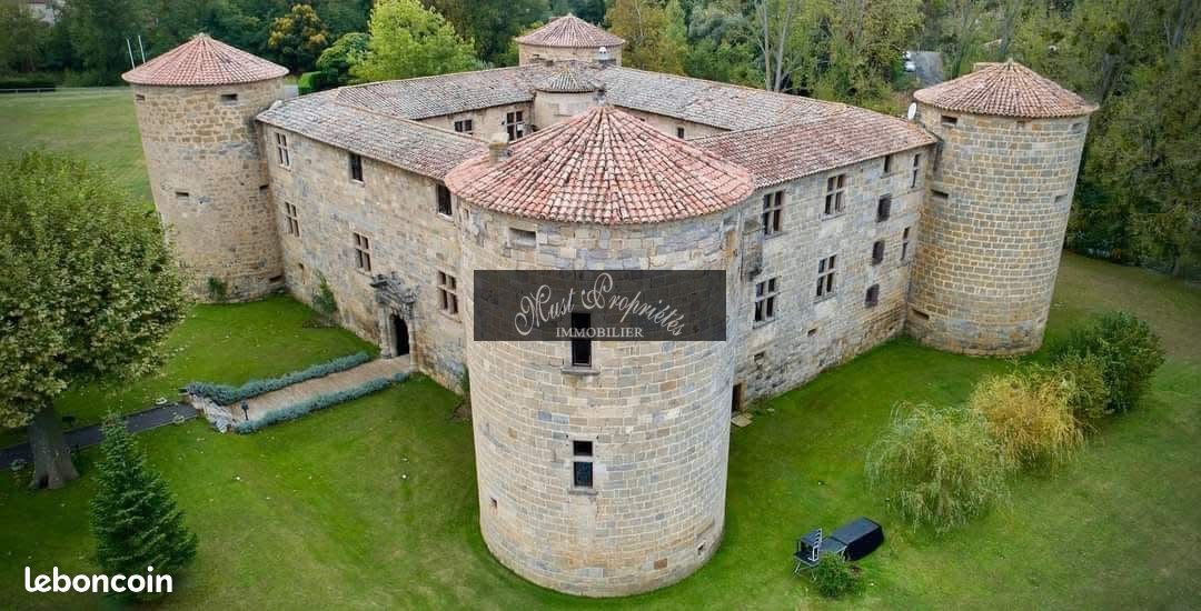 Maison 55 pièces 3000 m² · à Carcassonne · 3 000 m² · 1 055 000 €