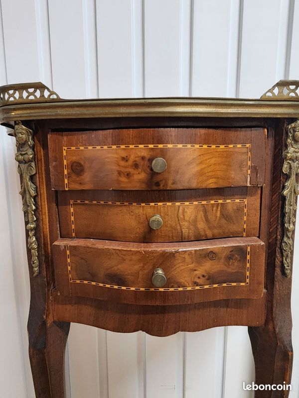 Chevet forme rognon style Louis XVI marquetée (image 2)