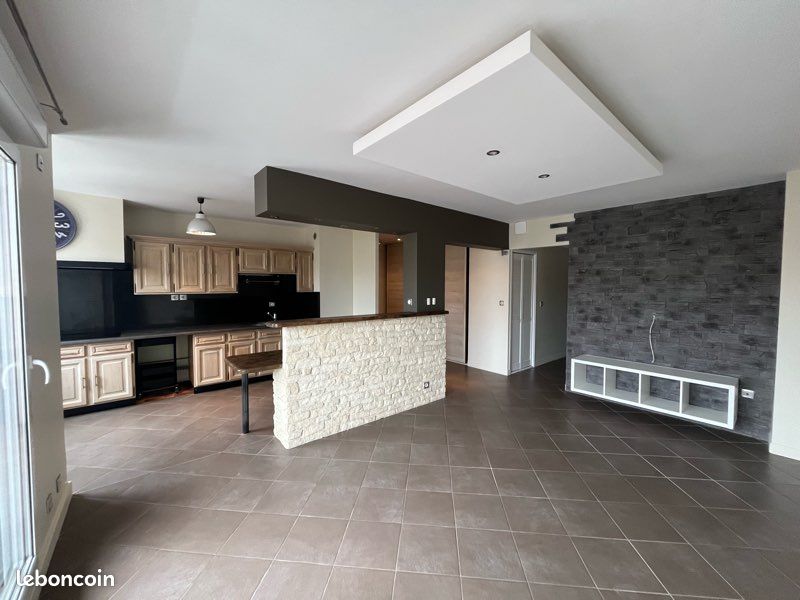 Appartement 2 pièces 61 m² · à Roche-la-Molière · 61 m² · 120 000 €