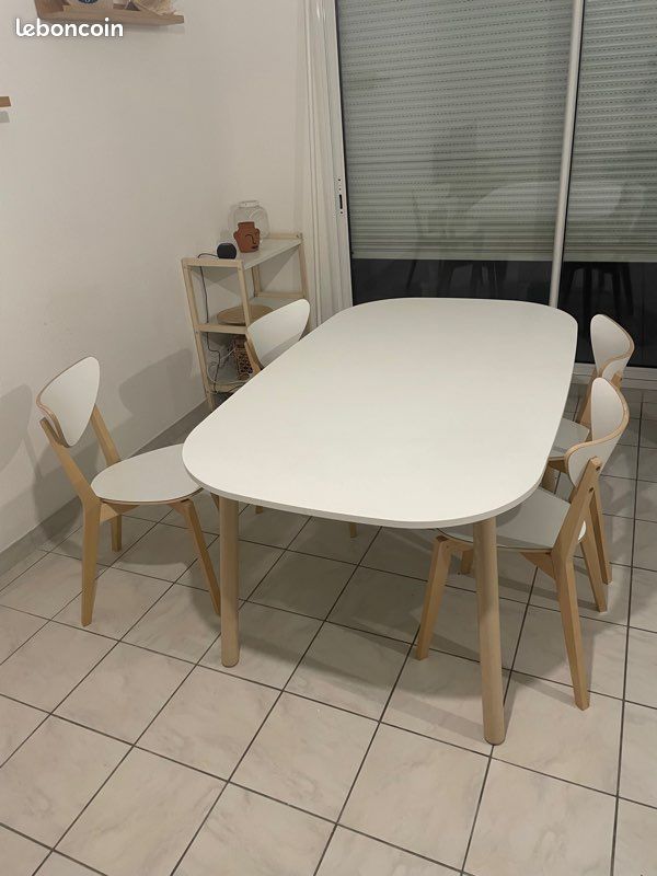 VendTable IKEA (Juil21l très bon état) (image 1)