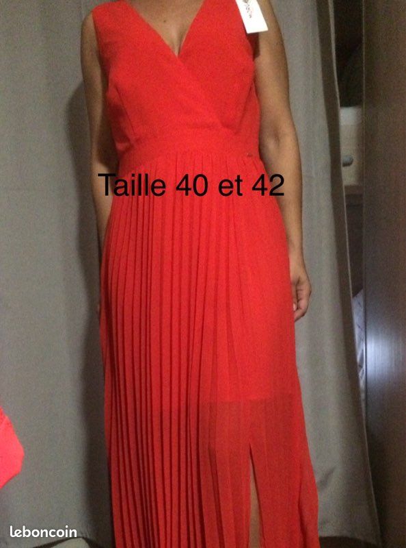 Vends vêtements de marque Morgane cache-cache Bréal robe Pantalon et pull (image 3)