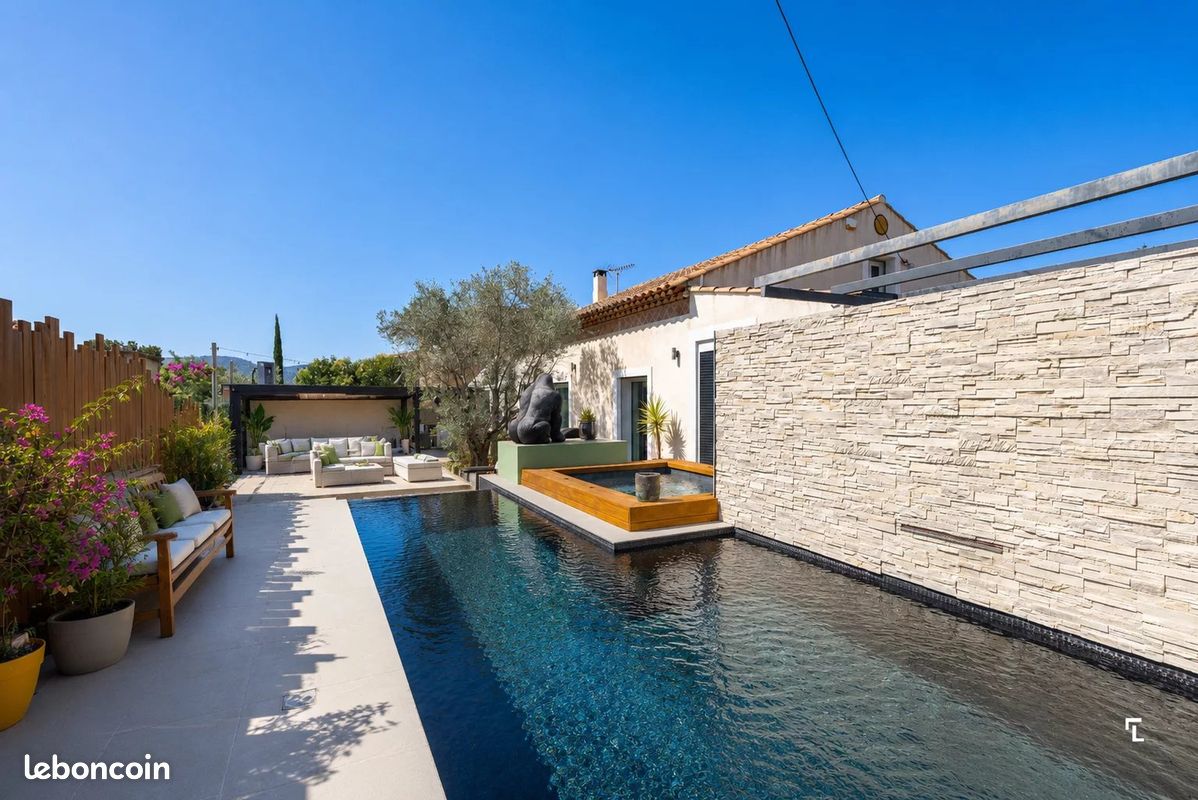 Maison 6 pièces 156 m² · à Marseille · 156 m² · 670 000 €