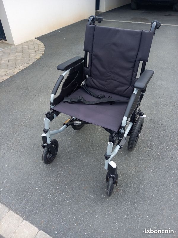 Fauteuil roulant invacare action 2NG (image 1)