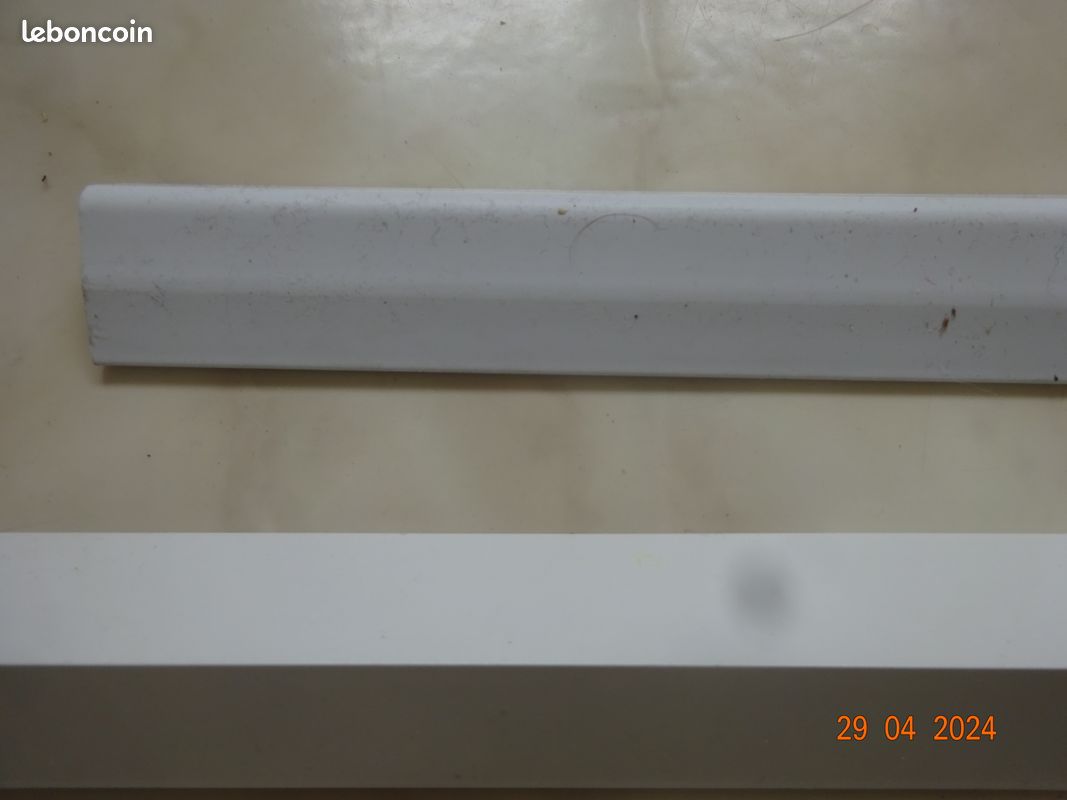 Cornière PVC NEUVE (image 4)