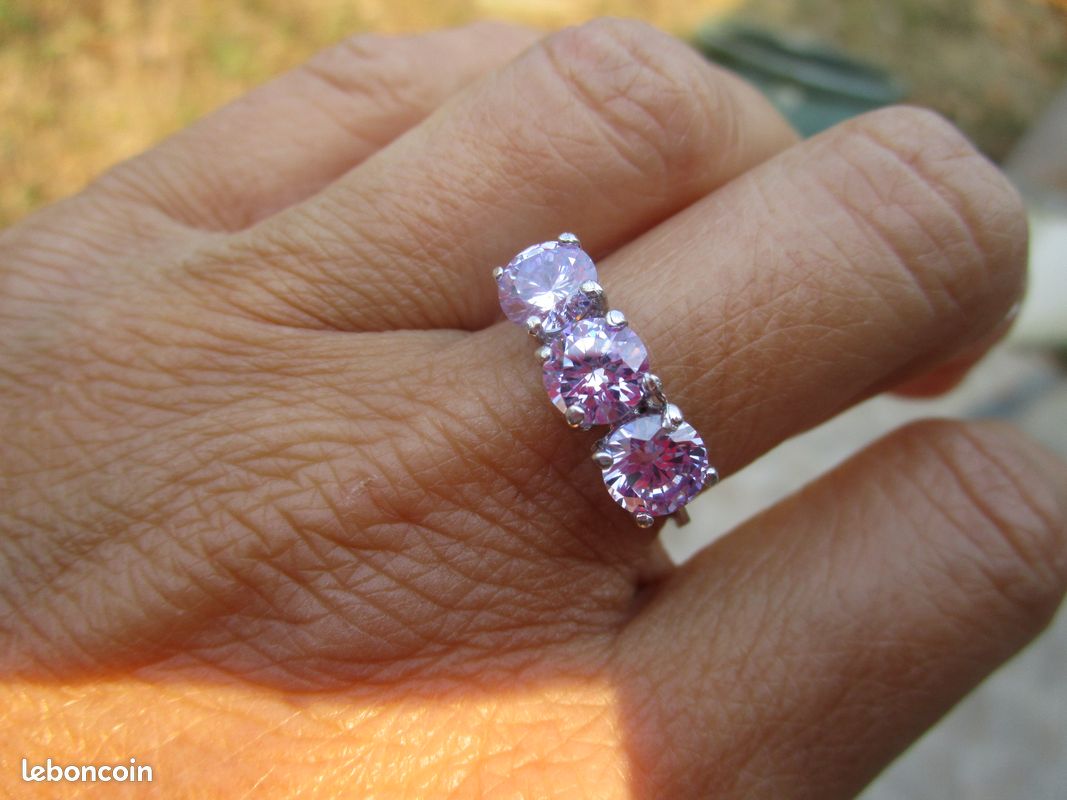 Bague En Argent Taille 58 Avec Grosse Pierre Mauve Et Zircones - Style Fiançailles, Neuve