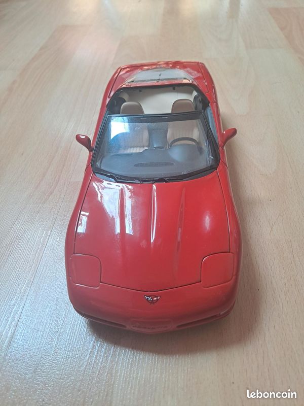 Chevrolet Corvette 1998, 1/18e Ut Models (image 6)