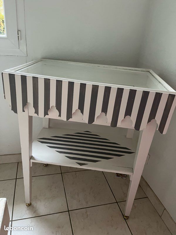Console d’appoint (image 2)