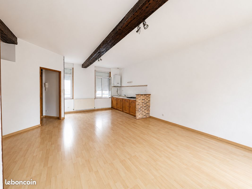 Appartement 2 pièces 61 m² · à Saint-Quentin · 61 m² · 500 €