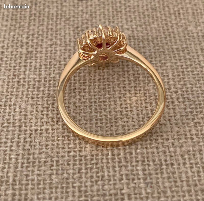 Bague Marquise Rubis CZ Plaqué Or - Taille 58, Neuf Avec étiquettes, Marque Dolly-Bijoux