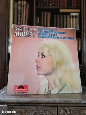 Vinyle 45 tours Isabelle Aubret vintage - Non testé - État rétro (image 1)