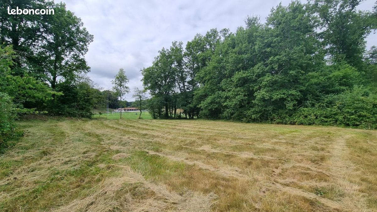 Terrain 1 593 m² Marsaneix · à Sanilhac · 35 800 €