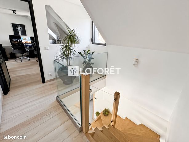 https://img.leboncoin.fr/api/v1/lbcpb1/images/be/09/e4/be09e41c355e22025d127905160faa88c1c90802.jpg?rule=ad-image