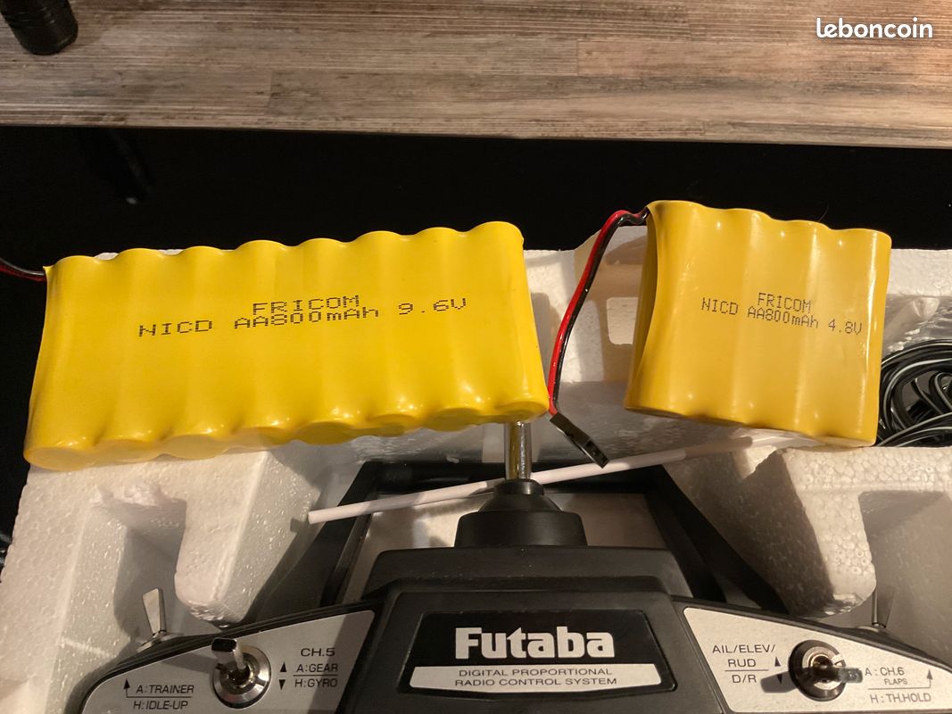 Radiocommande Futaba 6EX - PCM avec servo Accus - Modélisme