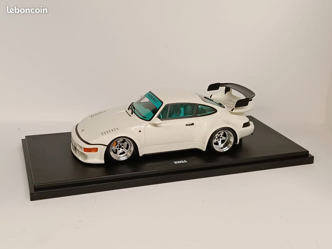 Model auta Porsche RWB RWBA bílé, 1:18 GT Spirit Model auta Porsche RWB RWBA bílé, 1:18 GT Spirit